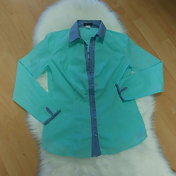 Venus Two Tone Button Down Top - Picture 6 of 8